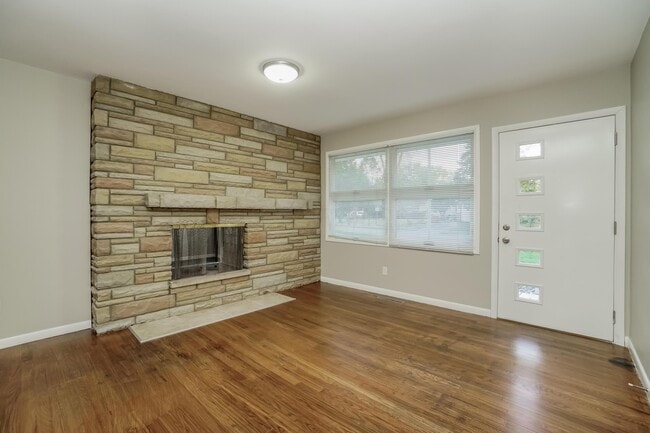 Photo - 414 E Clearview Ave