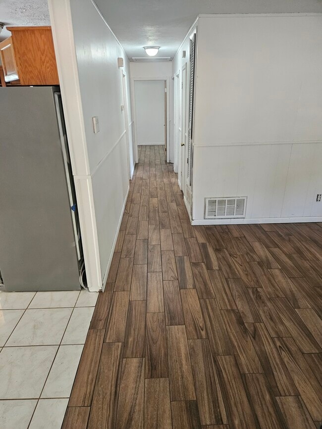 Photo - 221 Edison Drive