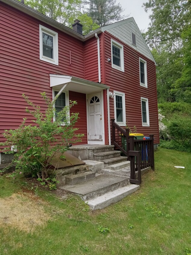 Second Floor Entrance - 31 Farrell Rd (Waterbury, CT)