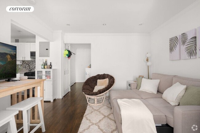 Building Photo - 328 W 19th St Rental