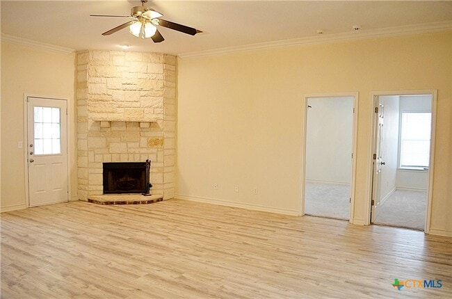 Photo - 305 Bermuda St