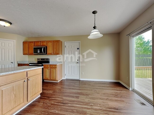 Photo - 1231 Edgebrook Ct