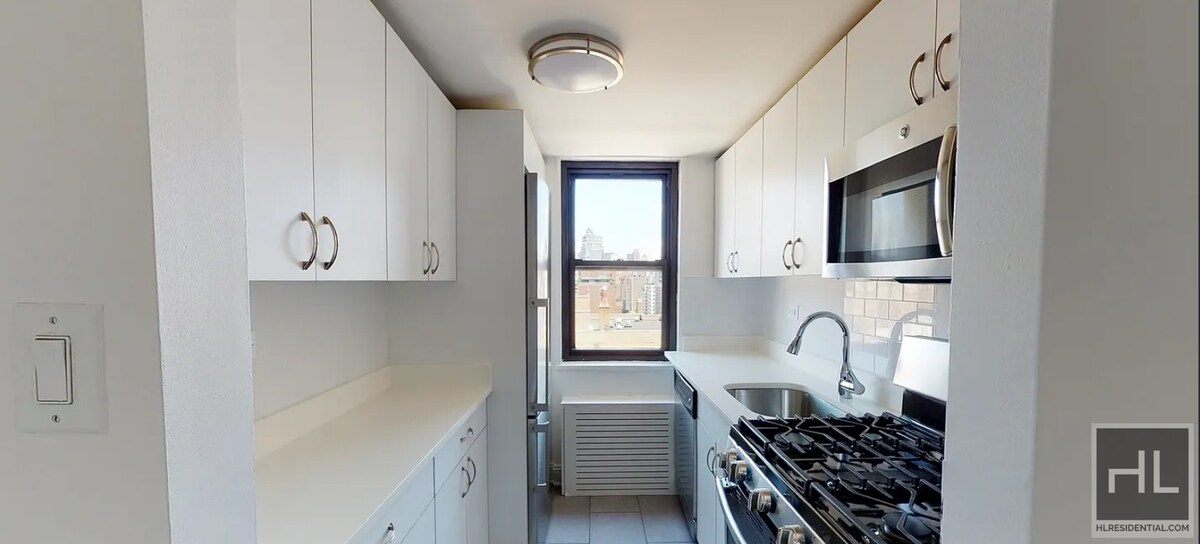 Photo - E 16 ST Unidad 16J