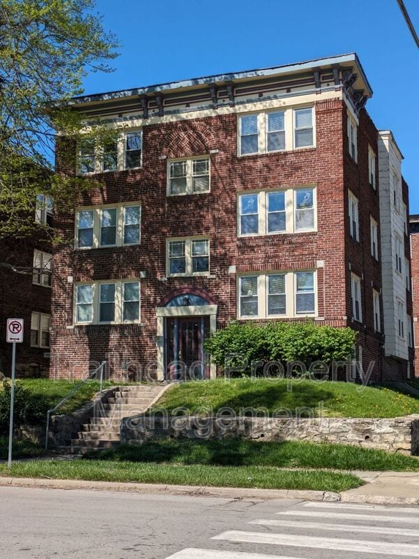 Building Photo - 4000 Warwick Blvd Rental