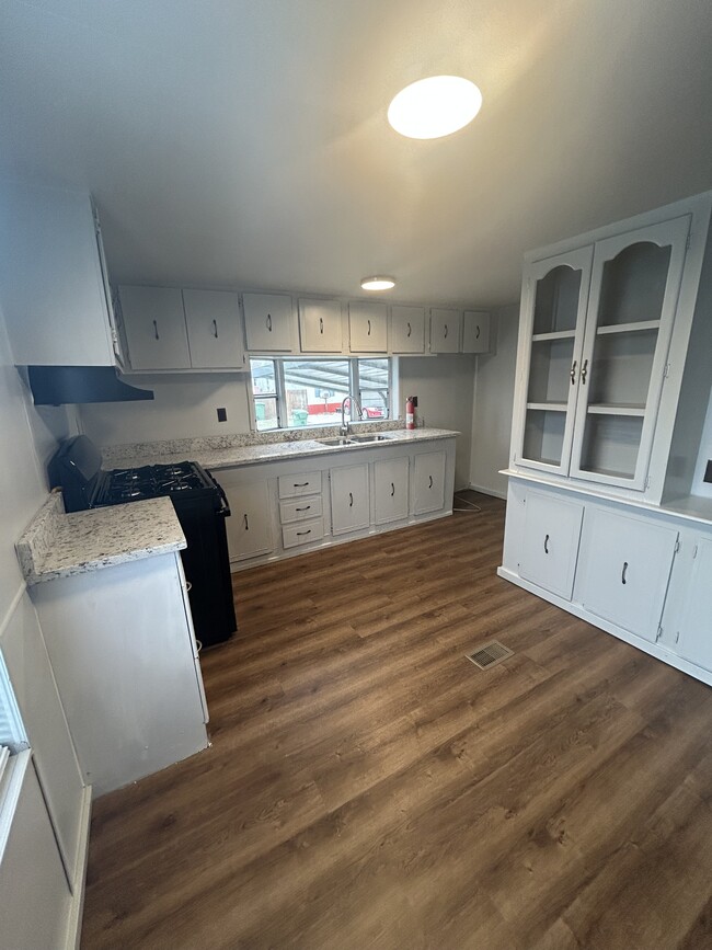 Photo - 400 S Ranchwood Blvd