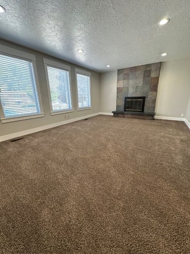 2641 N 1375 W