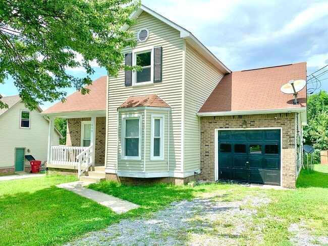 Building Photo - 615 Doane Dr Rental