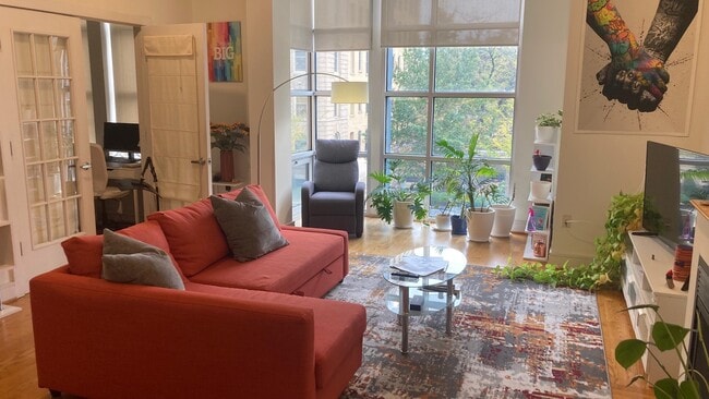 Building Photo - 1320 13th St NW Unit Furnished 2BR/2BA Apart