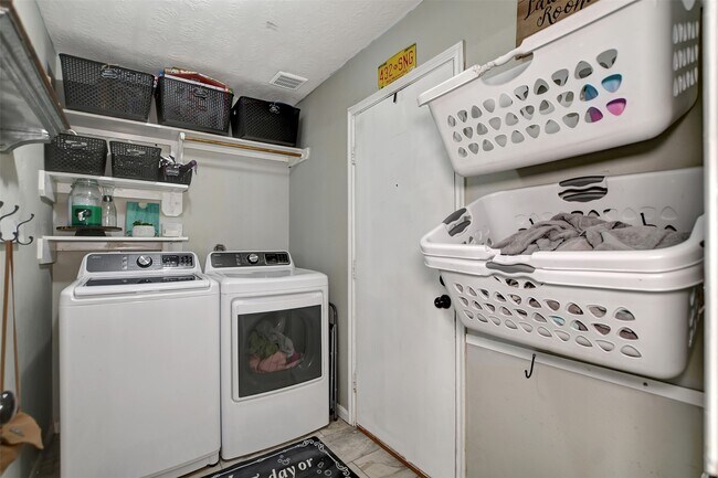 Photo - 25401 Hunting Trail