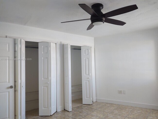 Photo - 1611 NE Miami Gardens Dr Unit 212