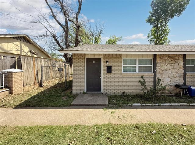 Photo - 211 Skyway Dr Townhome