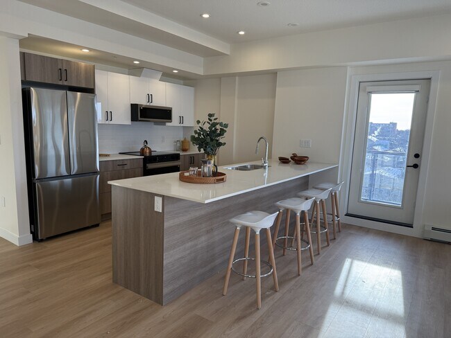 Photo - 8615-8108 108 St NW Unit 607