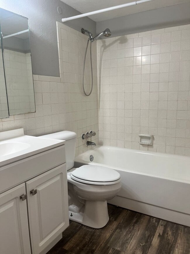 Photo - 810 Jacobs Ln