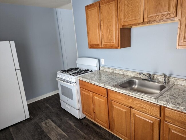 Photo - 265 Boarding House St