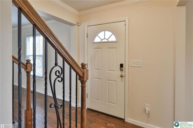 Photo - 2811 Kingsview Ave