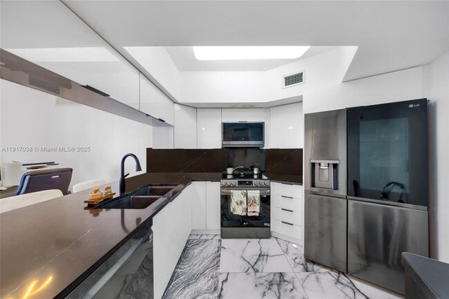 Photo - 1750 N Bayshore Dr Unit 4302