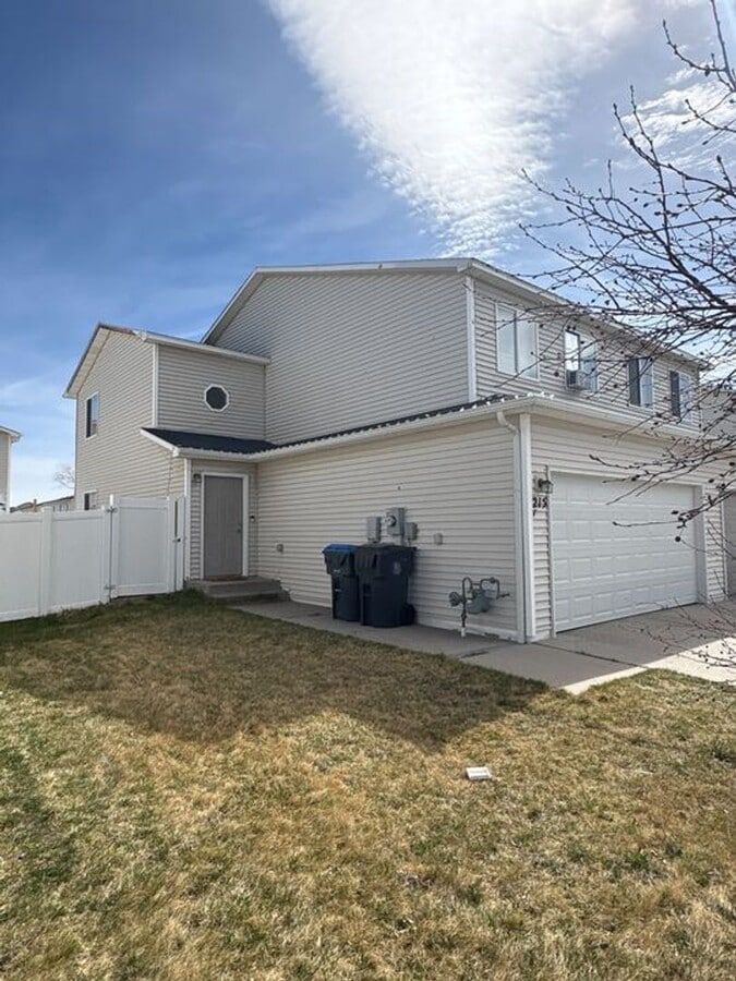 Photo - 3 BEDROOM, 2.5 BATHROOM SOUTH PARK TWIN HOME