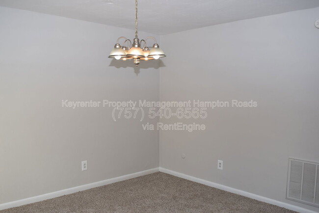 Photo - 5953 Blackpoole Ln