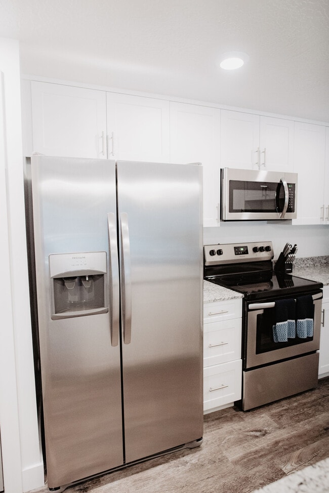 Photo - 875 S Depot St Unit B142