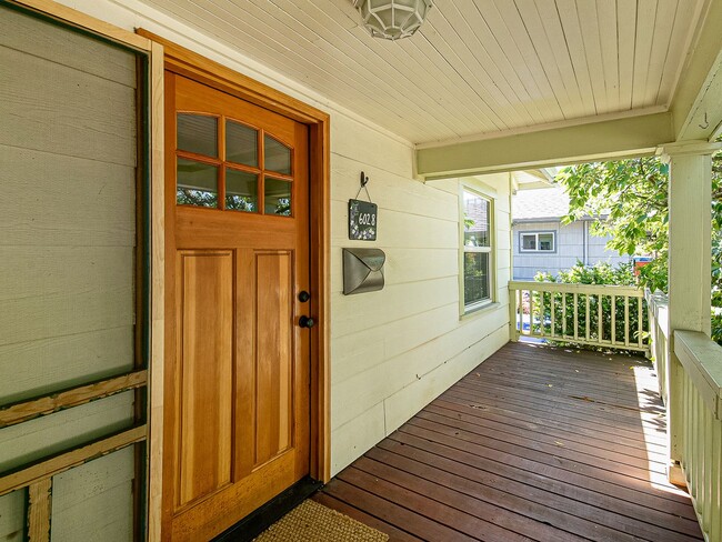 Photo - Adorable, vintage 1924 2-bdrm/1-bath w/ fe...