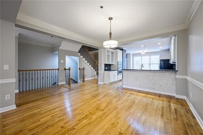 Photo - 600 Vinings Estates Dr SE