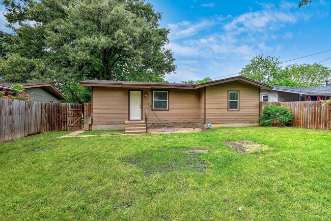 Photo - 806 E Rosedale St