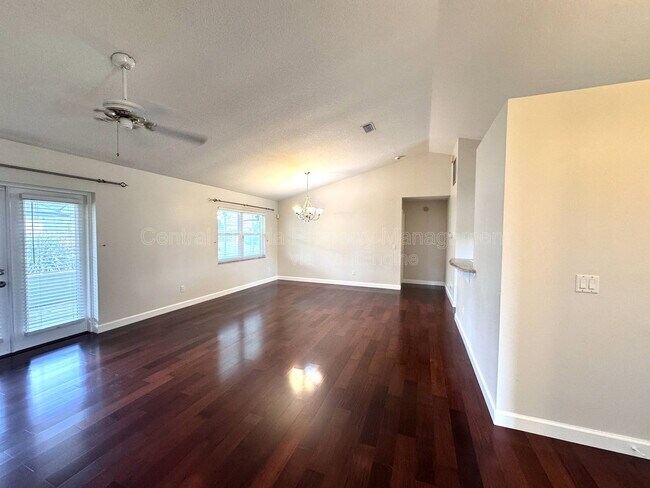 Photo - 4818 Breezy Palms Ct