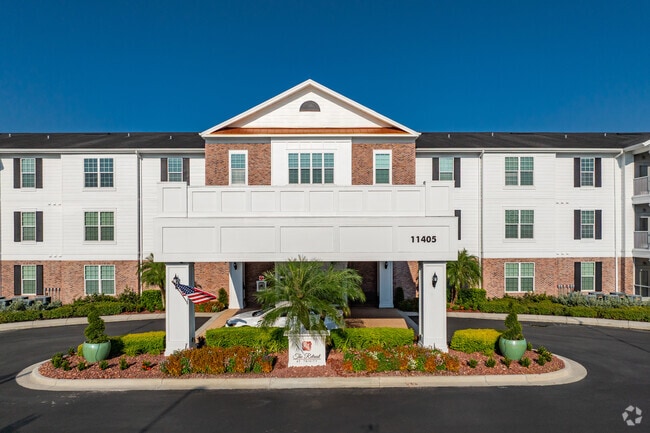 Entrada - The Retreat at Trinity