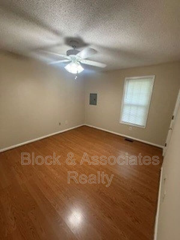 Photo - 1819 Saddlewood Ct Unit Apt B