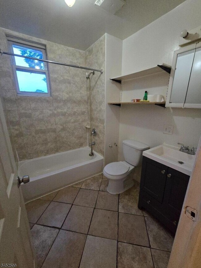 782 Grove St Unit 2
