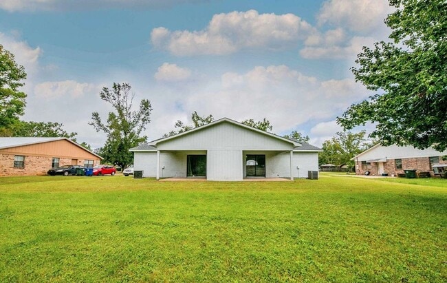 513 W Rose Ave