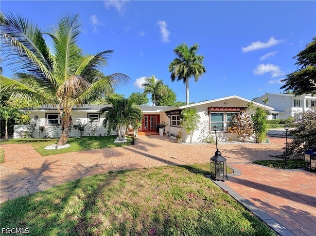 Photo - 2702 McGregor Blvd