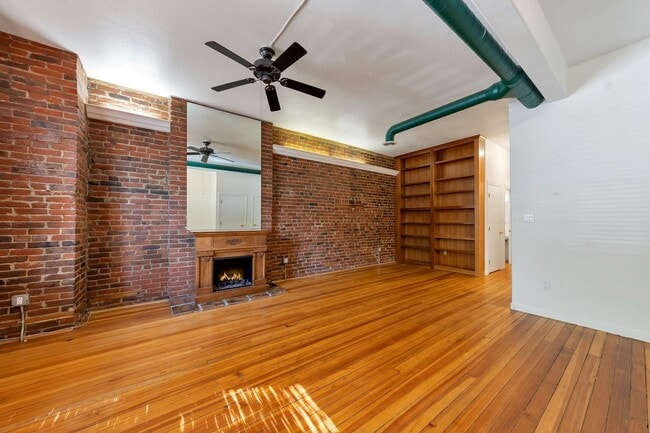 Photo - Beautiful Row Home Style Condo Central Den...