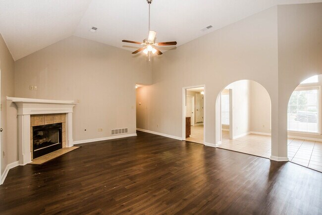 Photo - 1438 Clockshop Dr