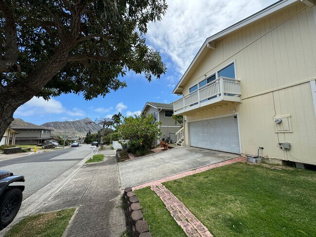 3 Bed 2 Bath Single Family Home Hawaii Kai... - 3 Bed 2 Bath Single Family Home Hawaii Kai...
