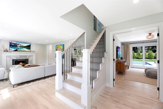 Photo - 16 Pin Oak Ln