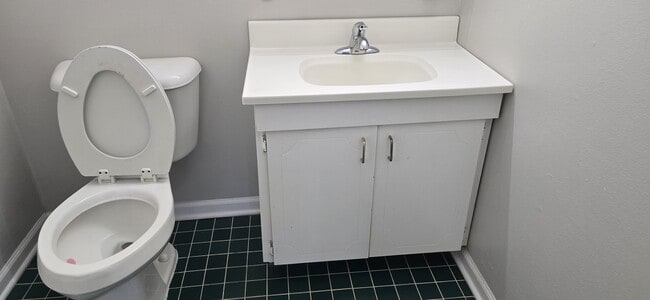 Photo - 910 E Old Willow Rd Unidad 205 A