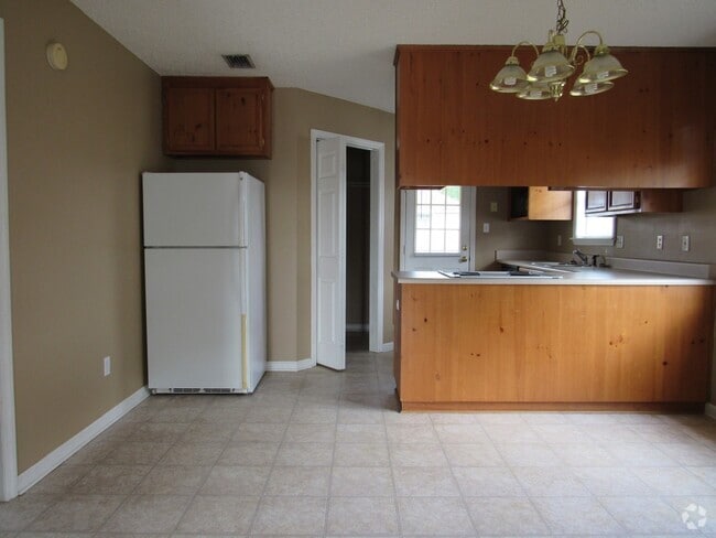 Building Photo - 2 Bedroom in Chadwyck Place Rental