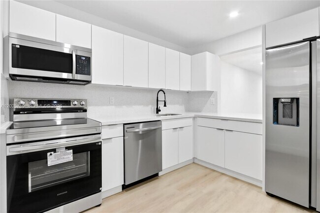 Photo - 410 SE 2nd St Unit 114