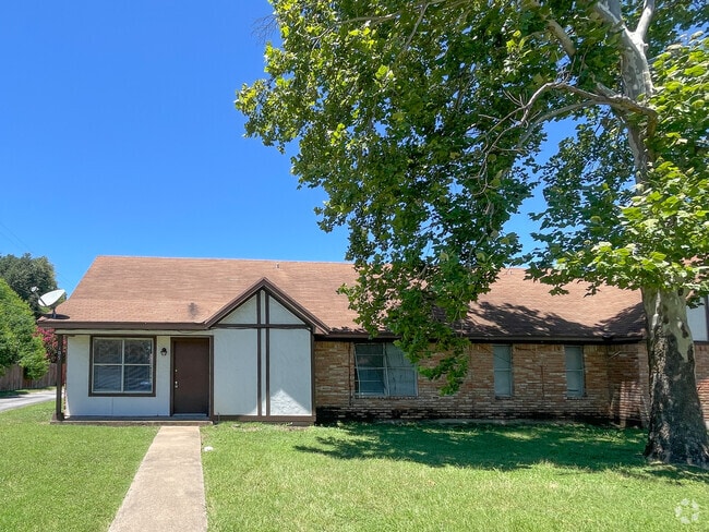 Building Photo - 105 Lindenwood Ln N Rental