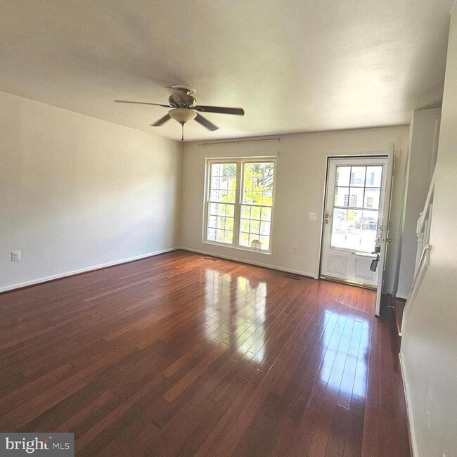 Photo - 6552 Old Carriage Ln