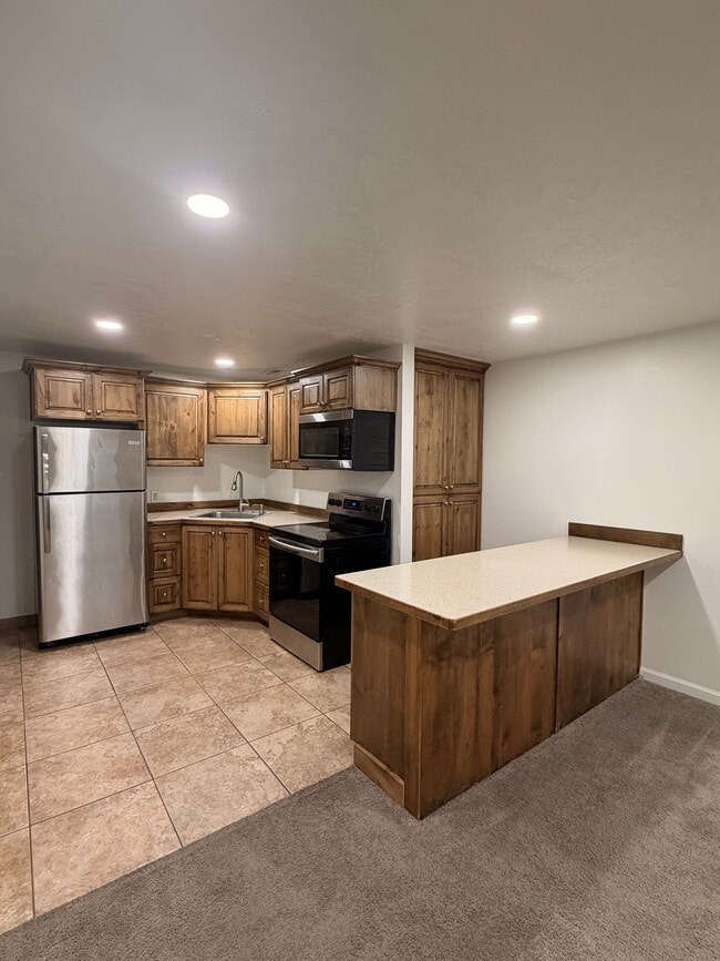 3004 S Perennial Ct