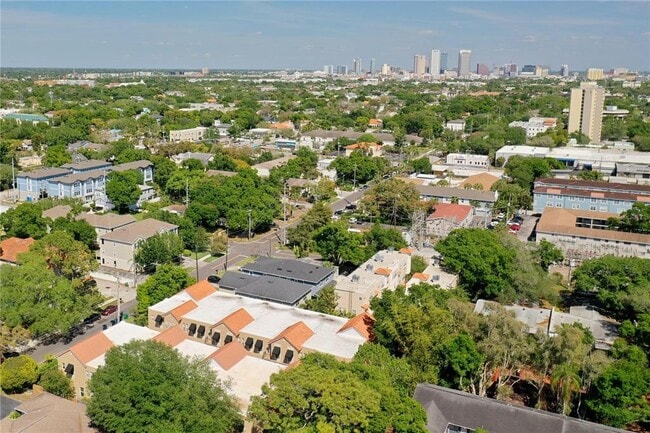Photo - 3210 W Horatio St