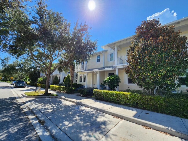 Photo - 3232 S Caroline Dr Townhome