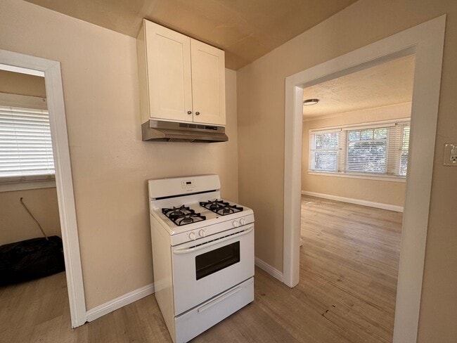 Photo - 4216 Woodlawn Ave Unidad 4218 Woodlawn