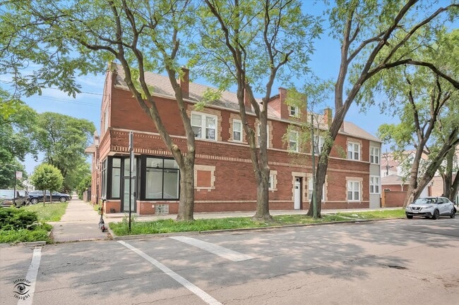 Photo - 3000 W 40th St