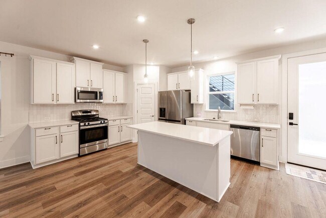 6414 Cowman Wy