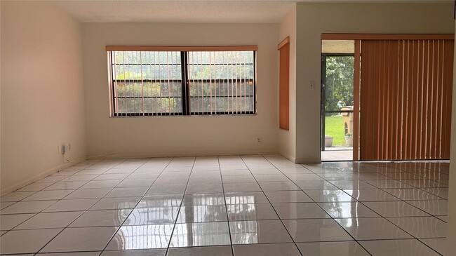 Photo - 22 Laredo Pl