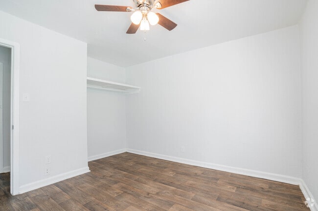2BR, 1BA - 800SF - Bedroom 1