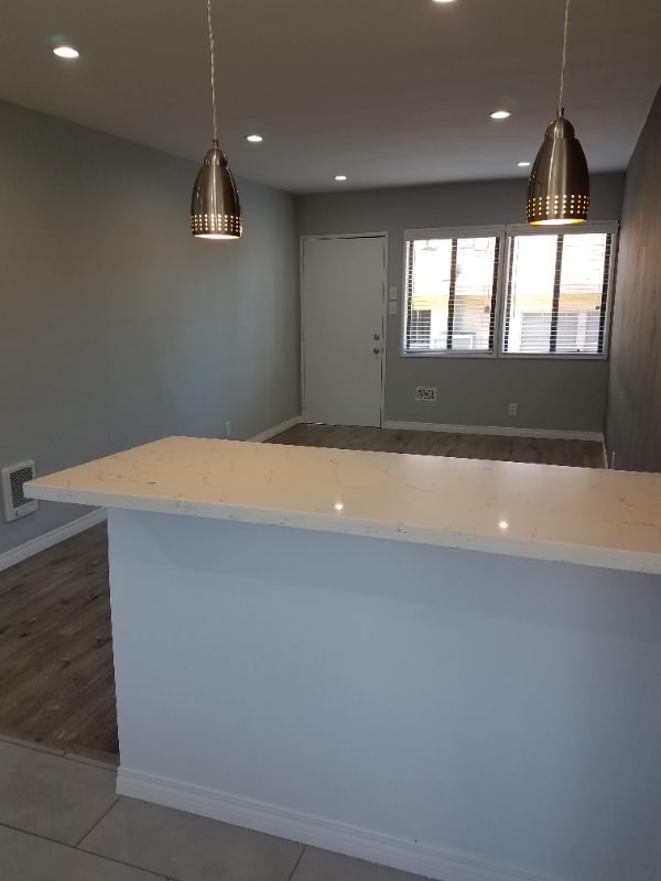 Photo - 1068 W 12th St Unidad 0